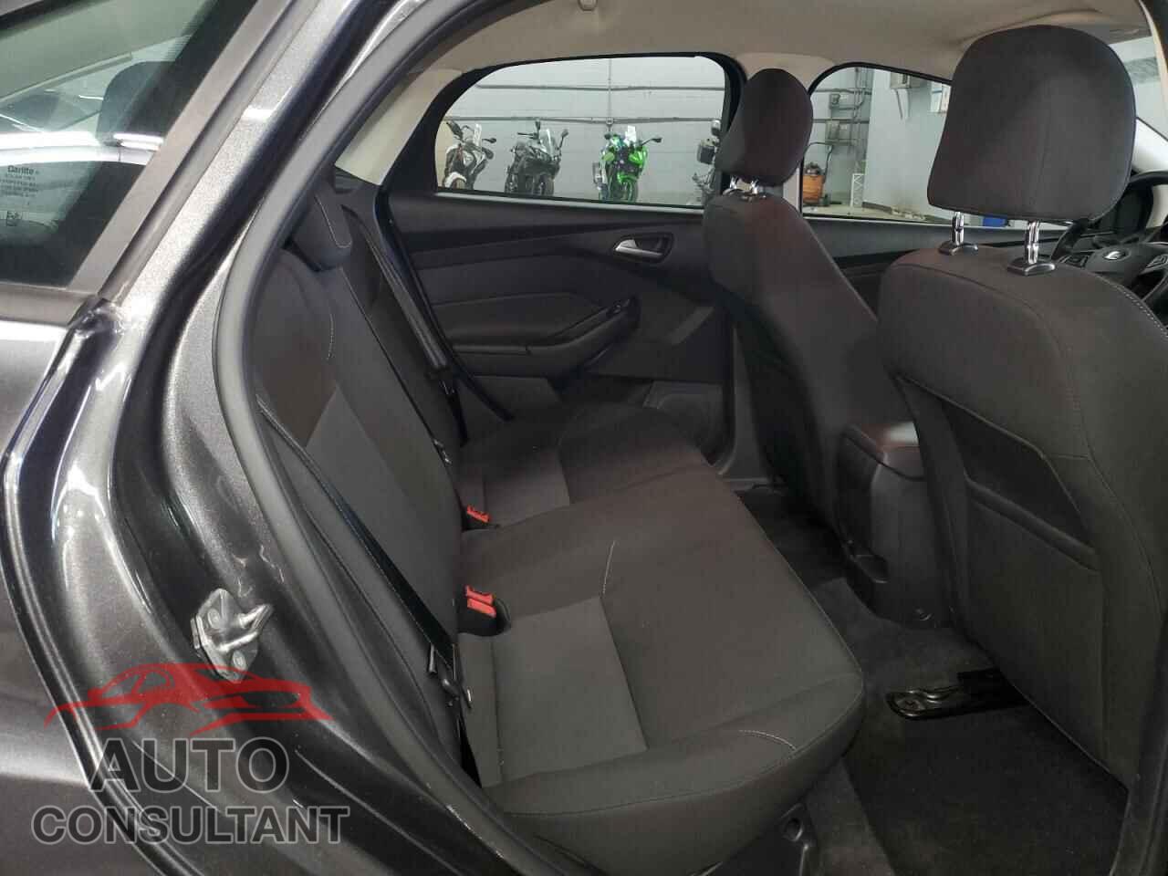 FORD FOCUS 2015 - 1FADP3FE8FL355142