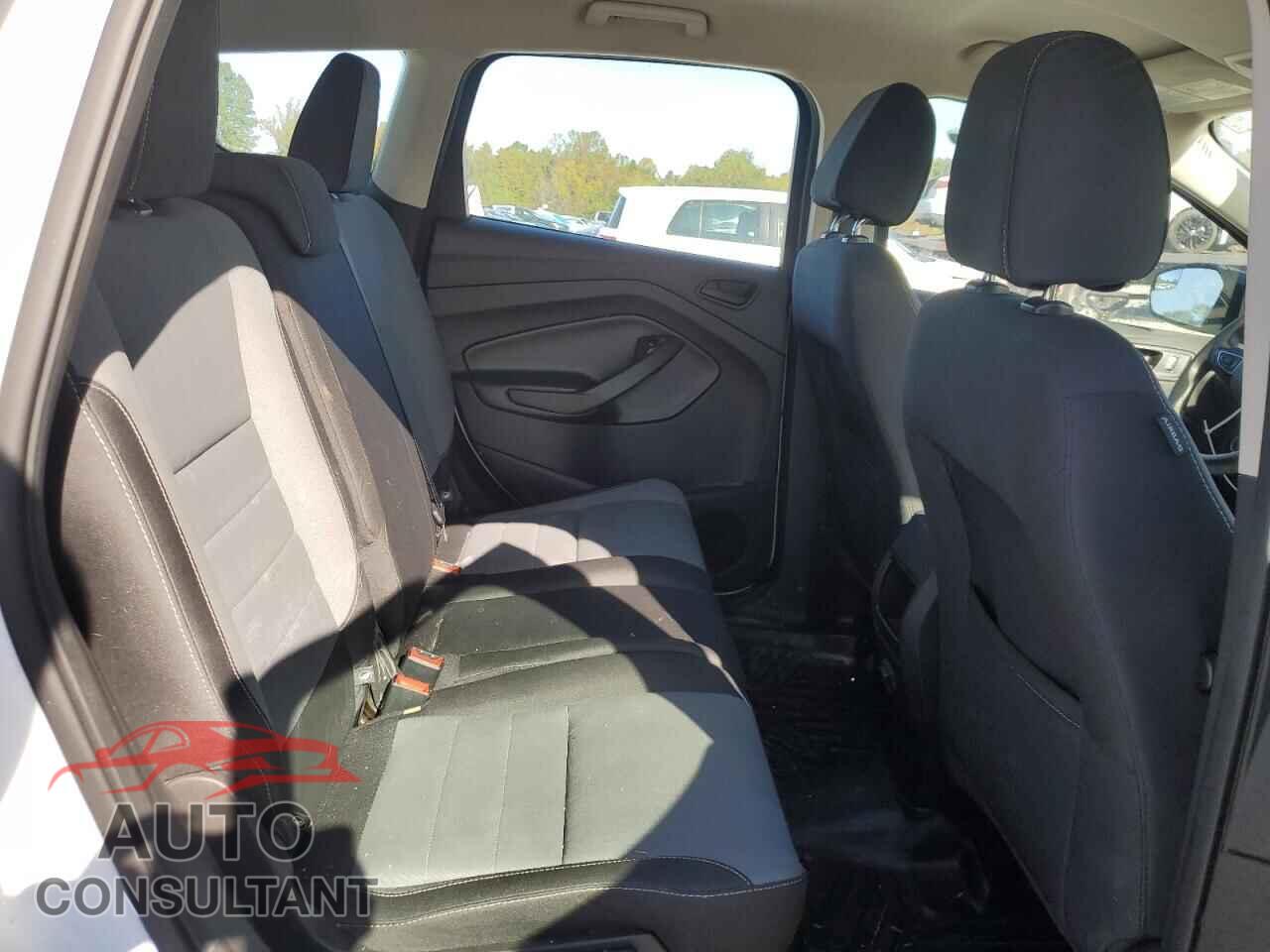 FORD ESCAPE 2017 - 1FMCU0F70HUE28639