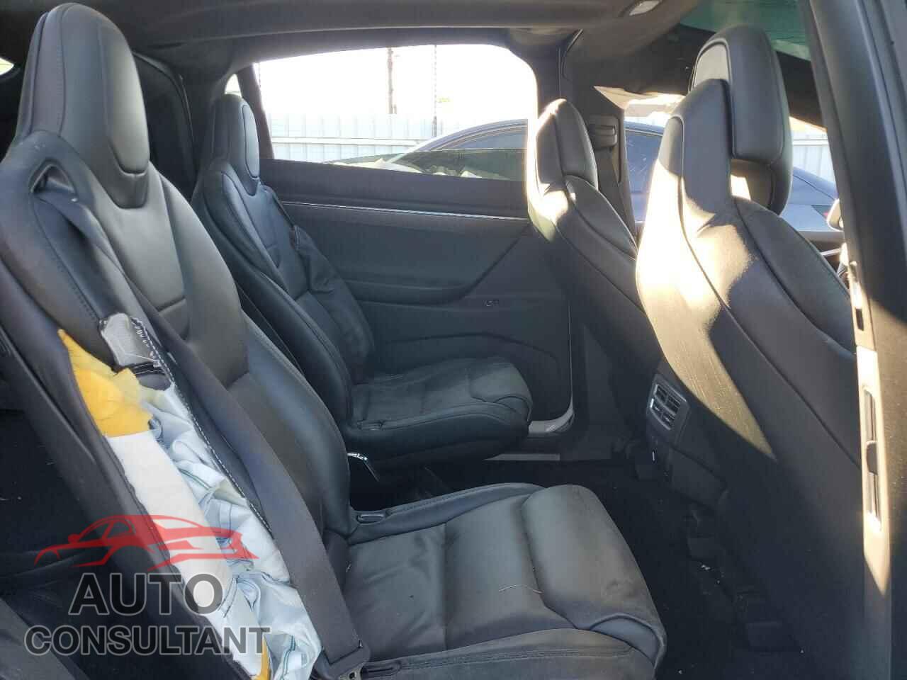 TESLA MODEL X 2017 - 5YJXCBE21HF046719