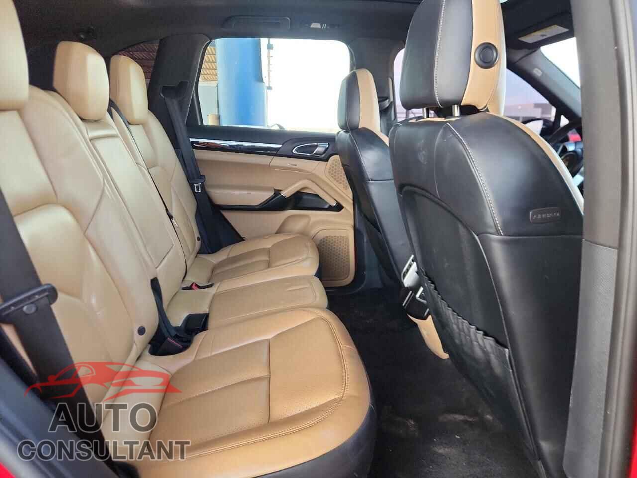 PORSCHE CAYENNE 2016 - WP1AA2A26GKA12129