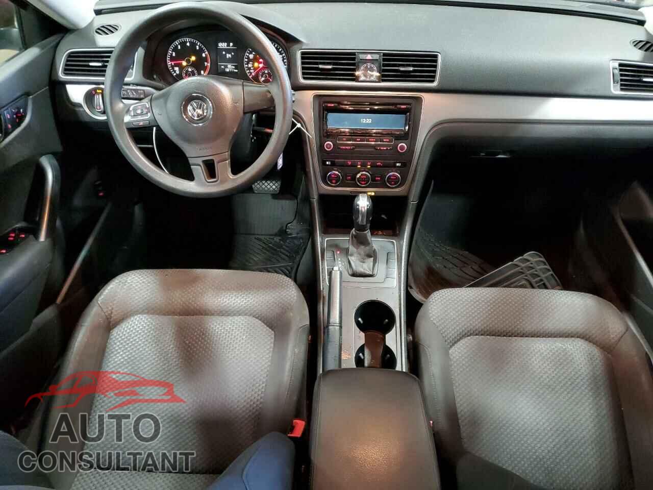 VOLKSWAGEN PASSAT 2012 - 1VWAP7A32CC024320