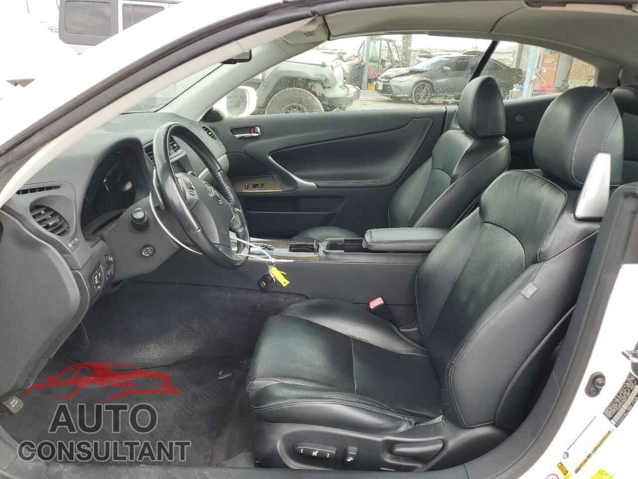 LEXUS IS 2011 - JTHFF2C20B2518388