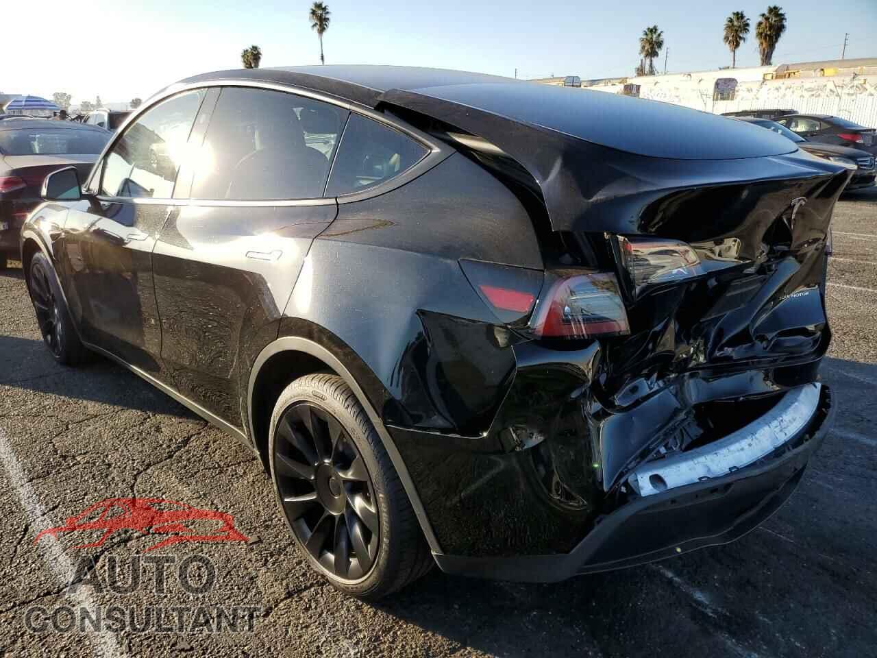 TESLA MODEL Y 2024 - 7SAYGDEE2RA234827