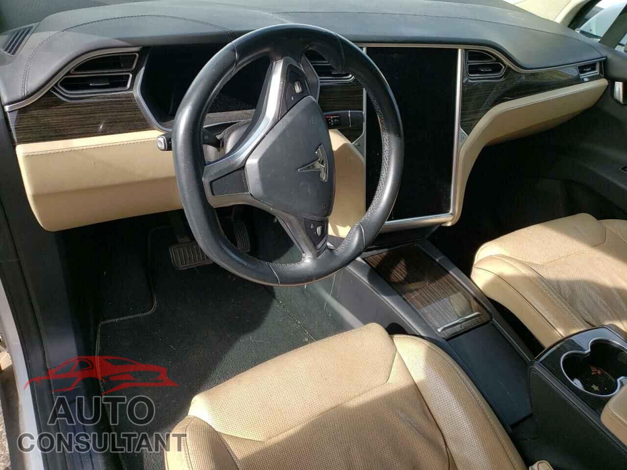 TESLA MODEL X 2016 - 5YJXCBE22GF028275