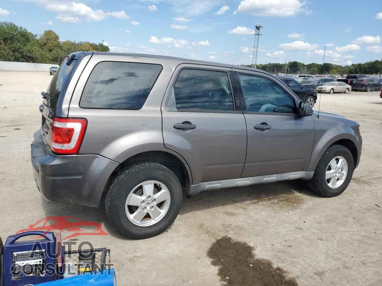FORD ESCAPE 2011 - 1FMCU0C77BKC51031