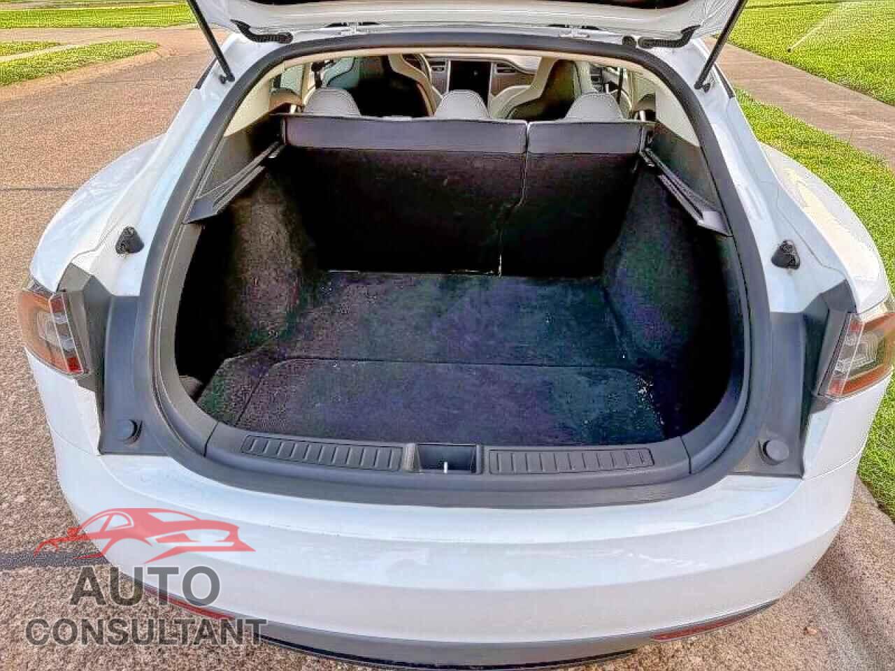 TESLA MODEL S 2013 - 5YJSA1CG3DFP13132