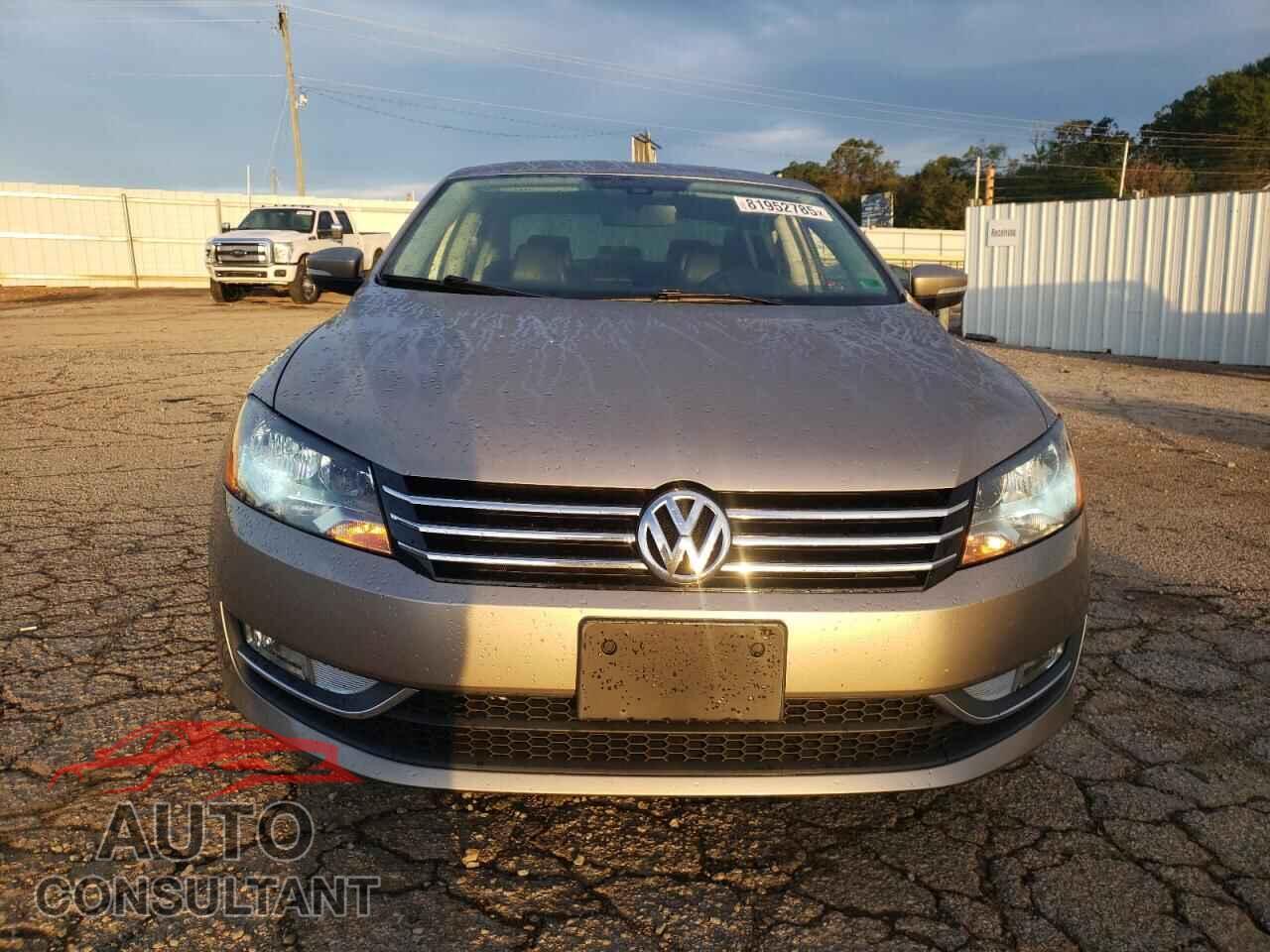 VOLKSWAGEN PASSAT 2015 - 1VWAT7A33FC099043