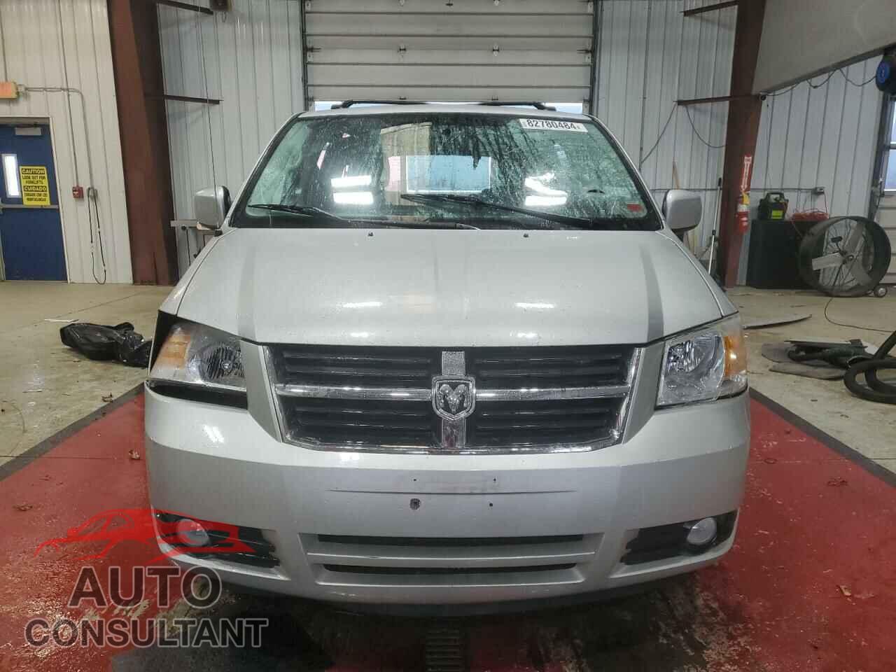 DODGE CARAVAN 2010 - 2D4RN5D16AR211268
