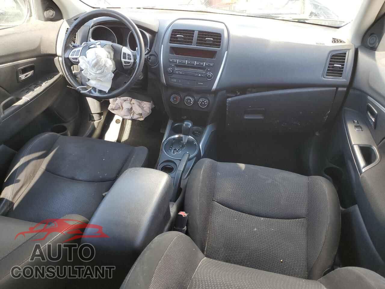 MITSUBISHI OUTLANDER 2011 - JA4AP3AU2BZ023081