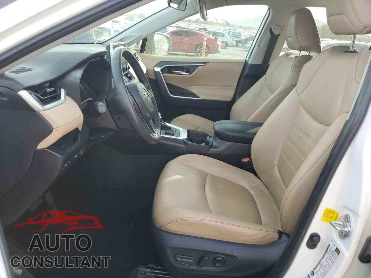 TOYOTA RAV4 2019 - 2T3A1RFV6KC014395