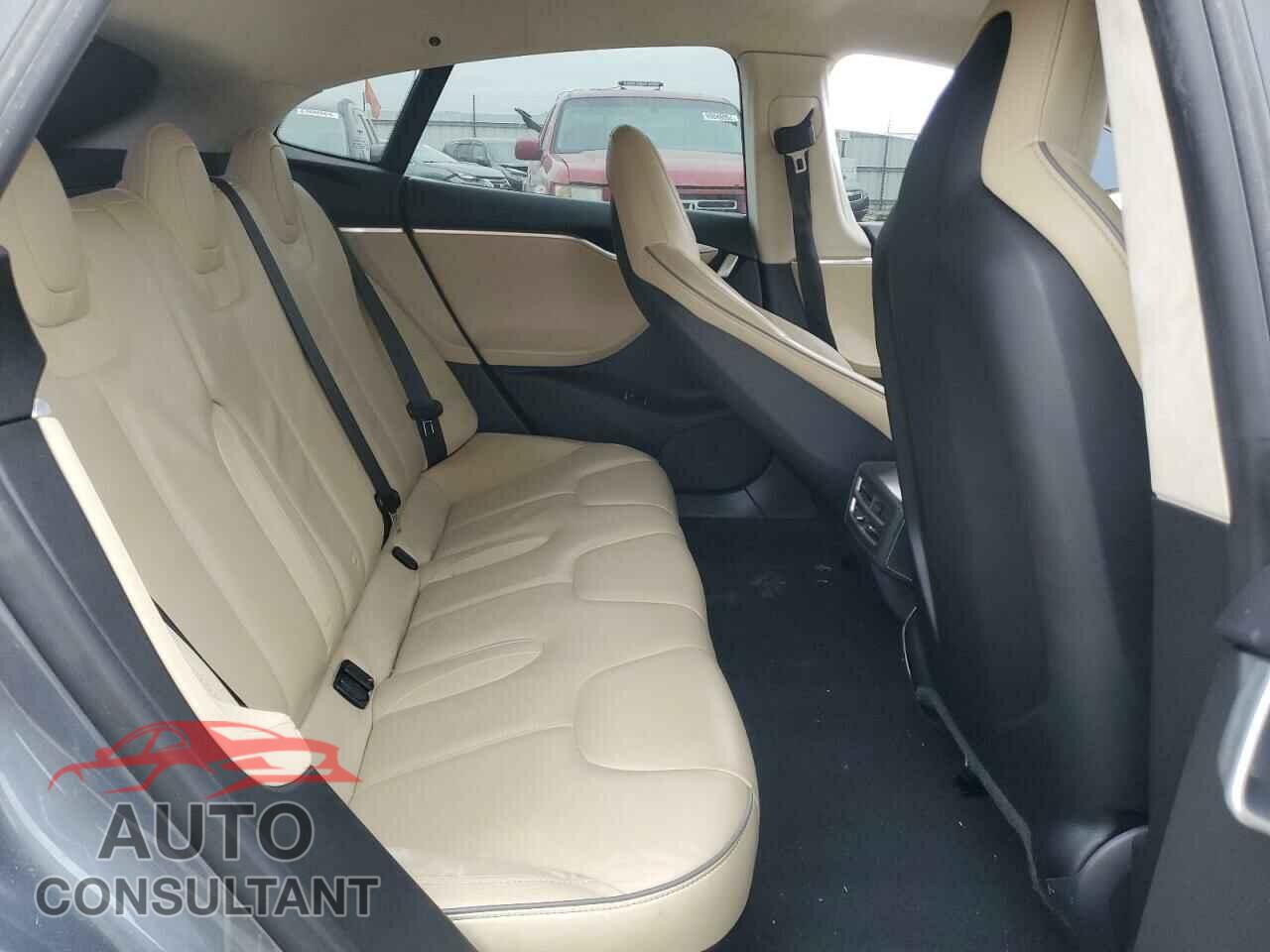 TESLA MODEL S 2013 - 5YJSA1CN8DFP26232