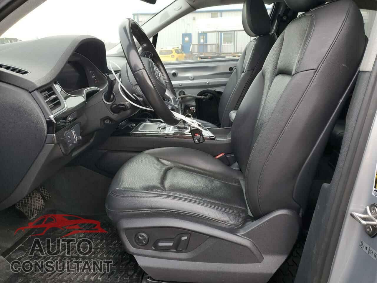 AUDI Q7 2017 - WA1LAAF73HD001663