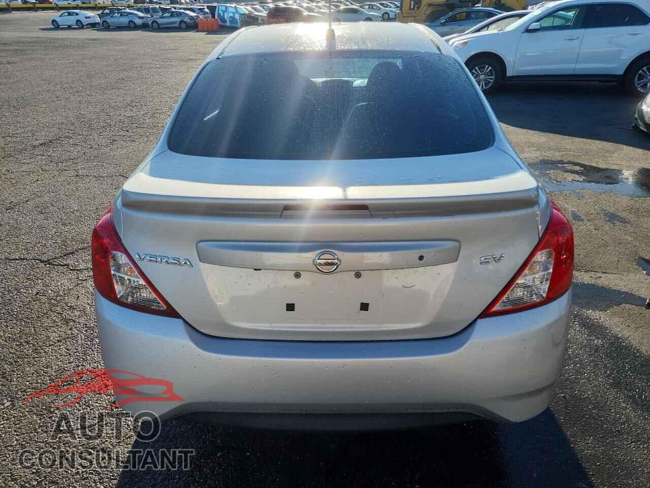 NISSAN VERSA 2019 - 3N1CN7AP3KL843900