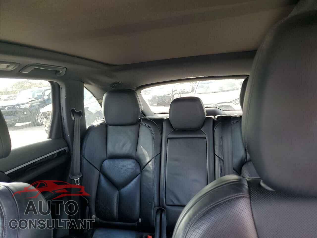 PORSCHE CAYENNE 2016 - WP1AA2A26GLA08673