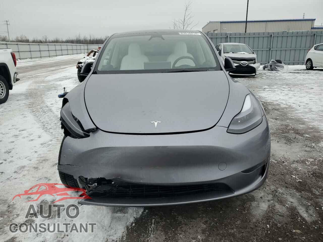 TESLA MODEL Y 2024 - LRWYGDFD8RC662417