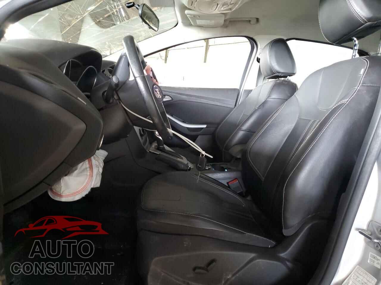 FORD FOCUS 2014 - 1FADP3F22EL325137