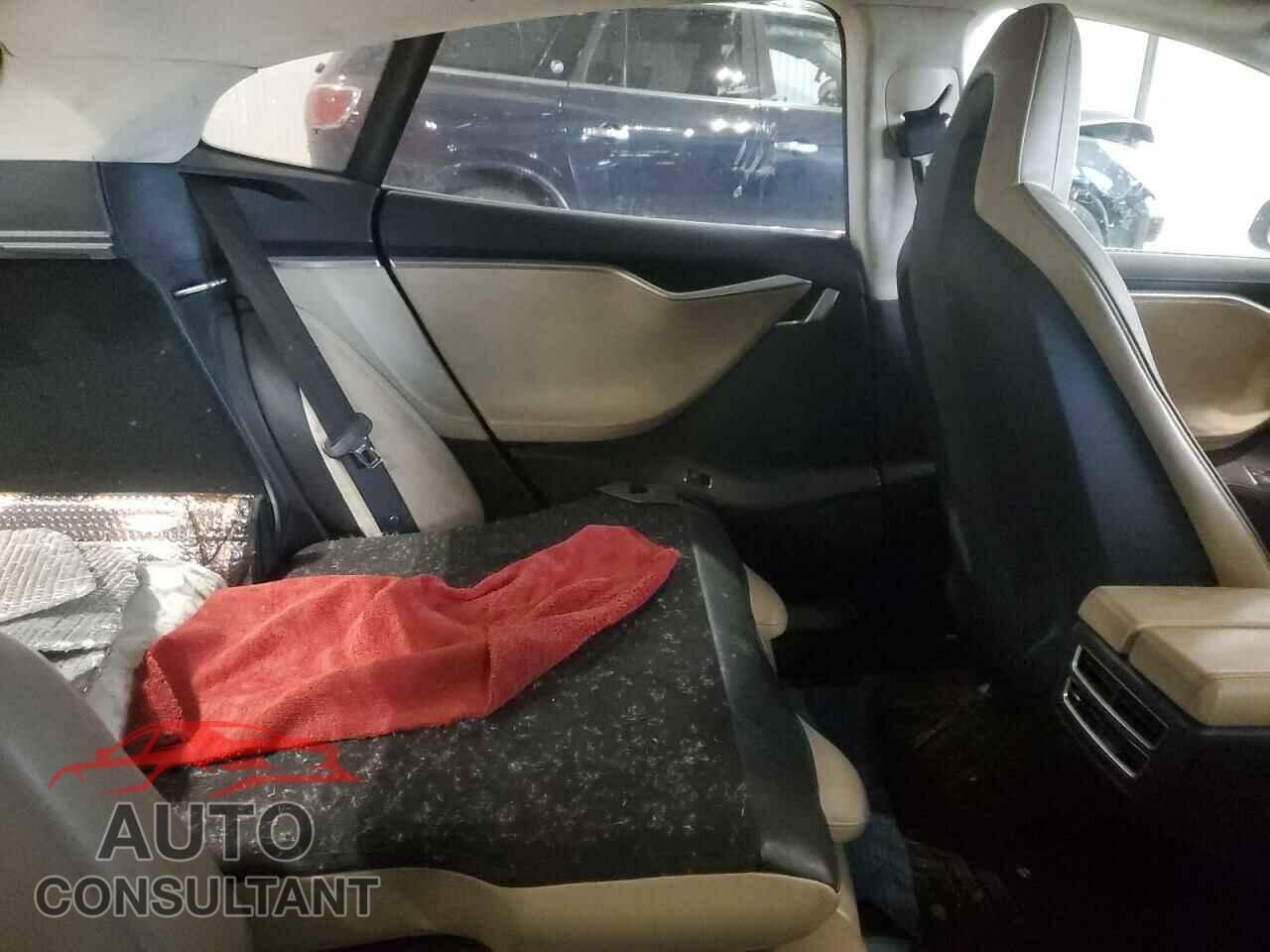 TESLA MODEL S 2013 - 5YJSA1CP2DFP22369
