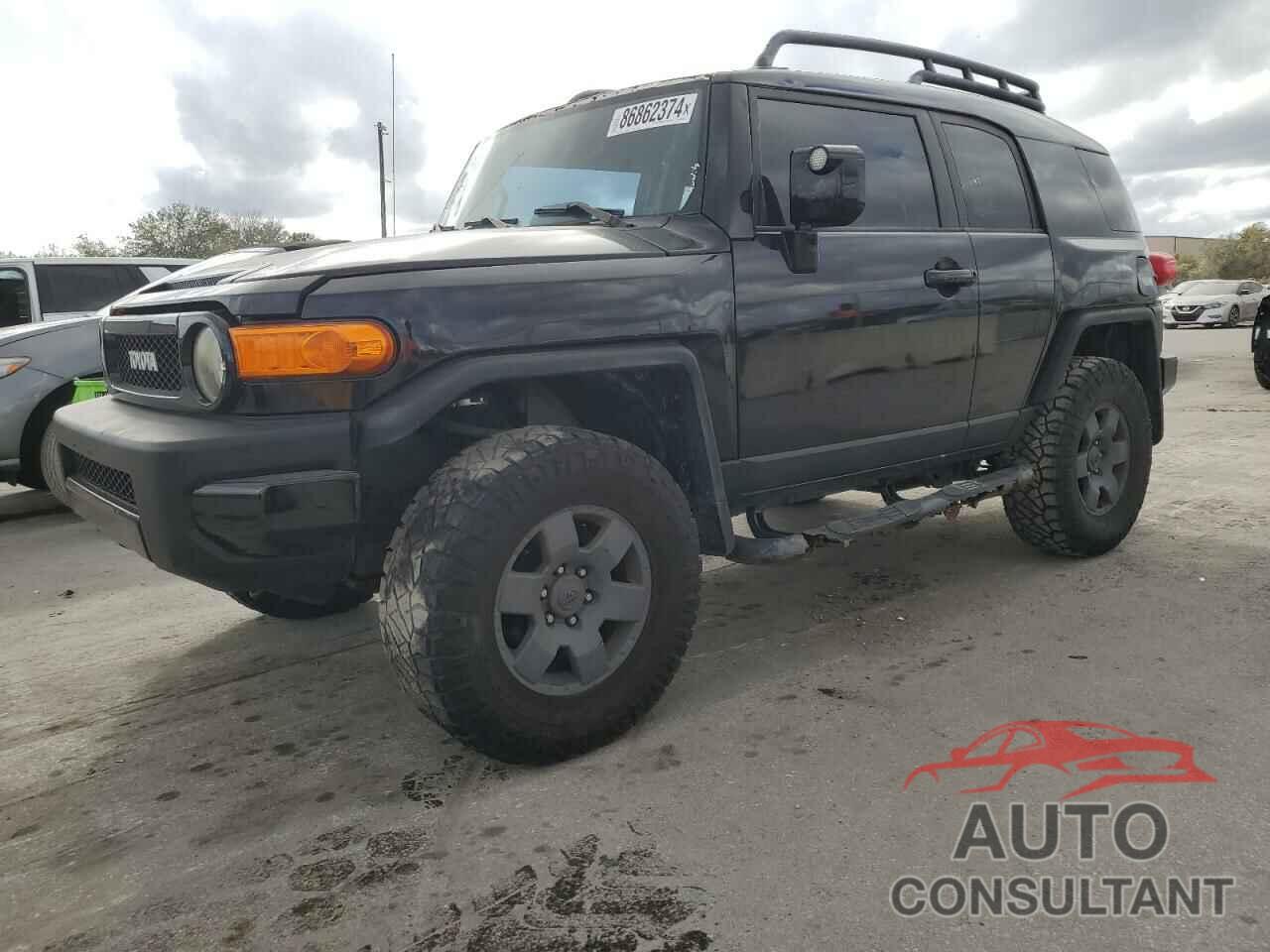 TOYOTA FJ CRUISER 2010 - JTEBU4BF0AK075496