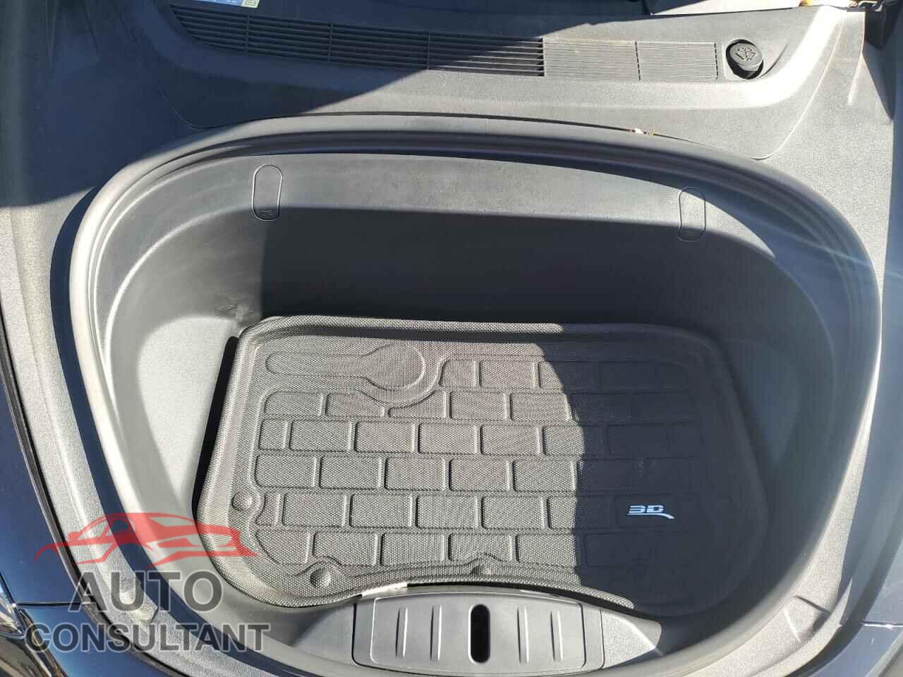 TESLA MODEL 3 2018 - 5YJ3E1EB4JF070473