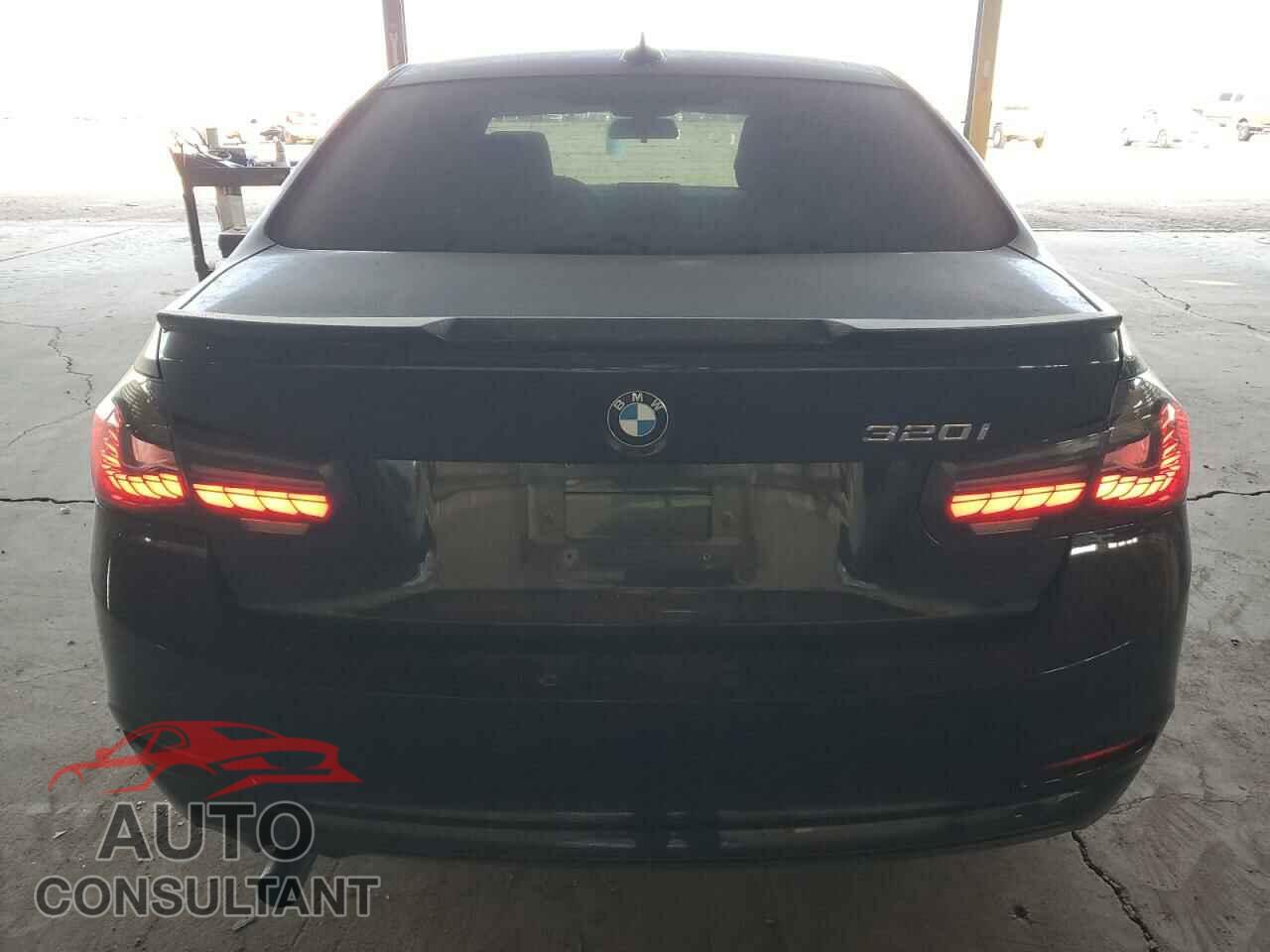 BMW 3 SERIES 2016 - WBA8E1G51GNU11574