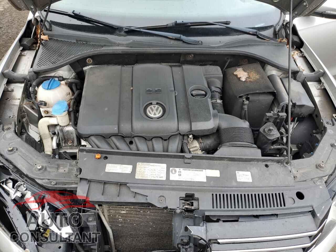 VOLKSWAGEN PASSAT 2012 - 1VWAP7A32CC006237