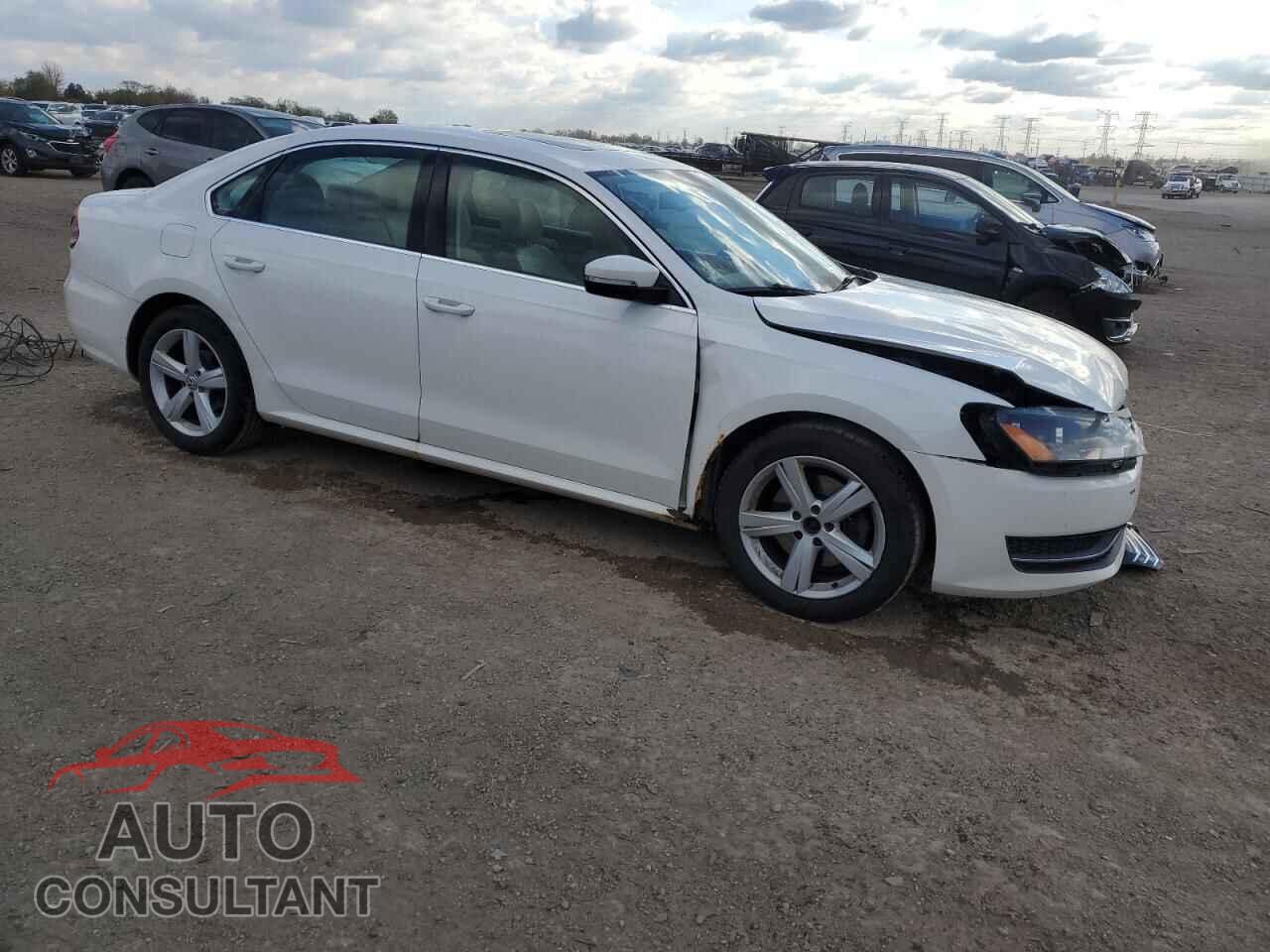 VOLKSWAGEN PASSAT 2012 - 1VWBH7A35CC110979