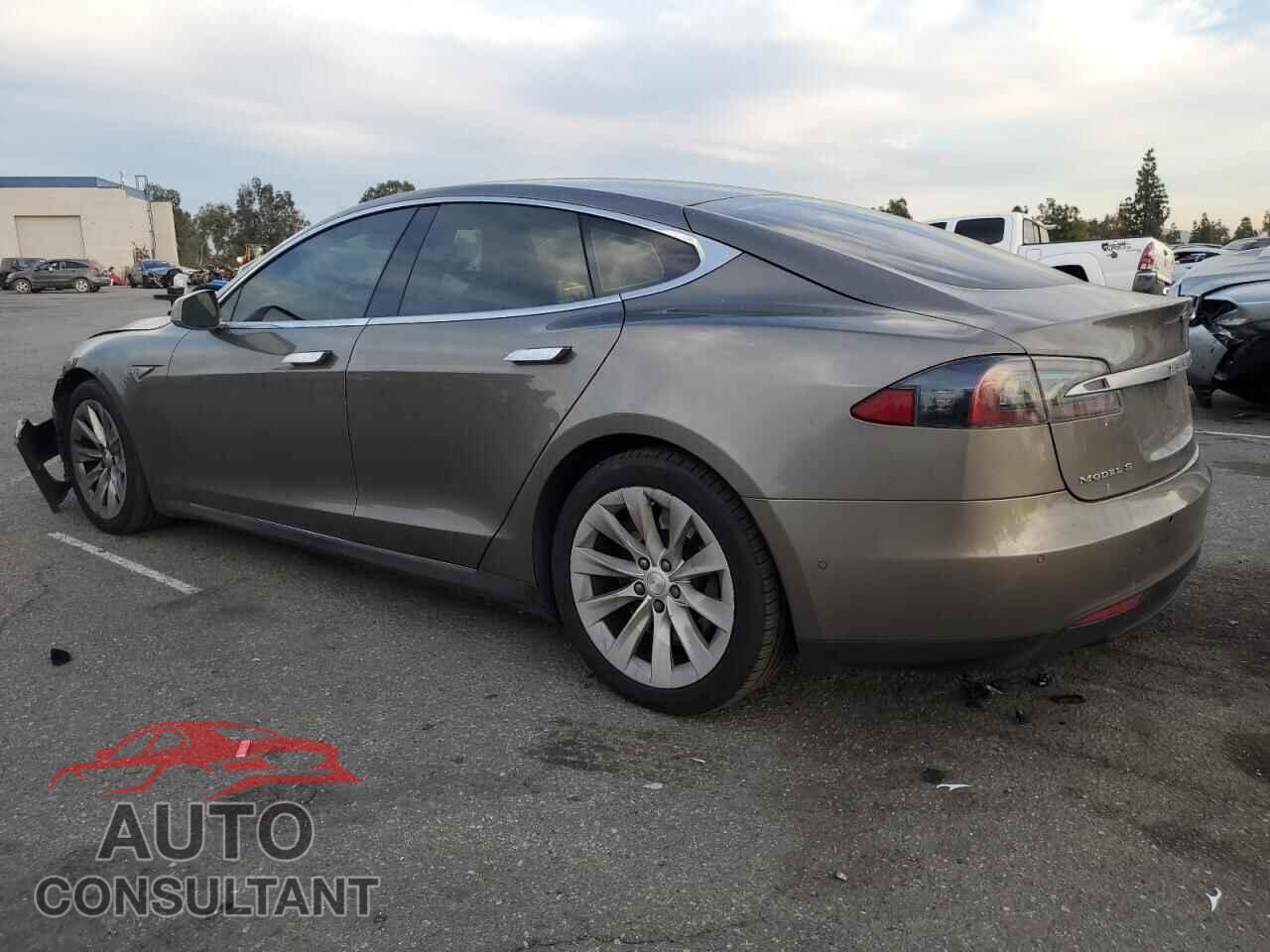 TESLA MODEL S 2015 - 5YJSA1S22FF098453