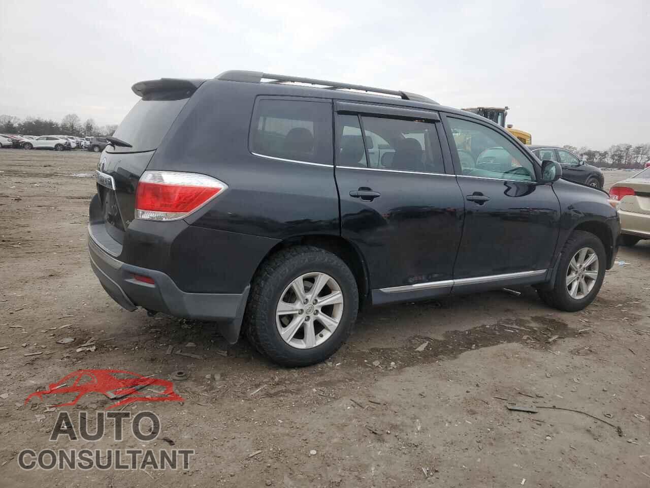 TOYOTA HIGHLANDER 2013 - 5TDBK3EH8DS183816
