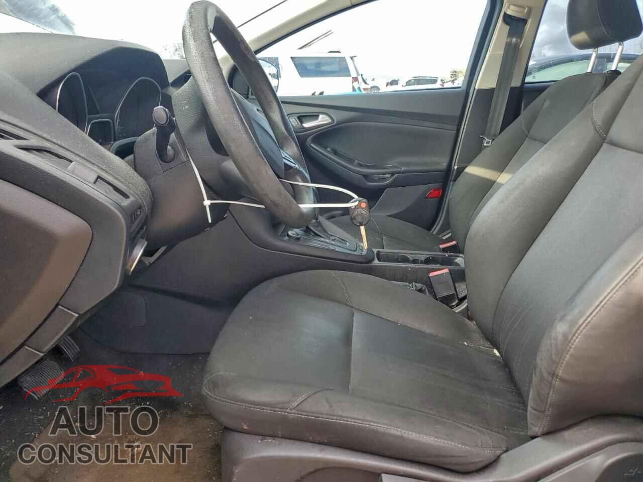 FORD FOCUS 2015 - 1FADP3K25FL281996