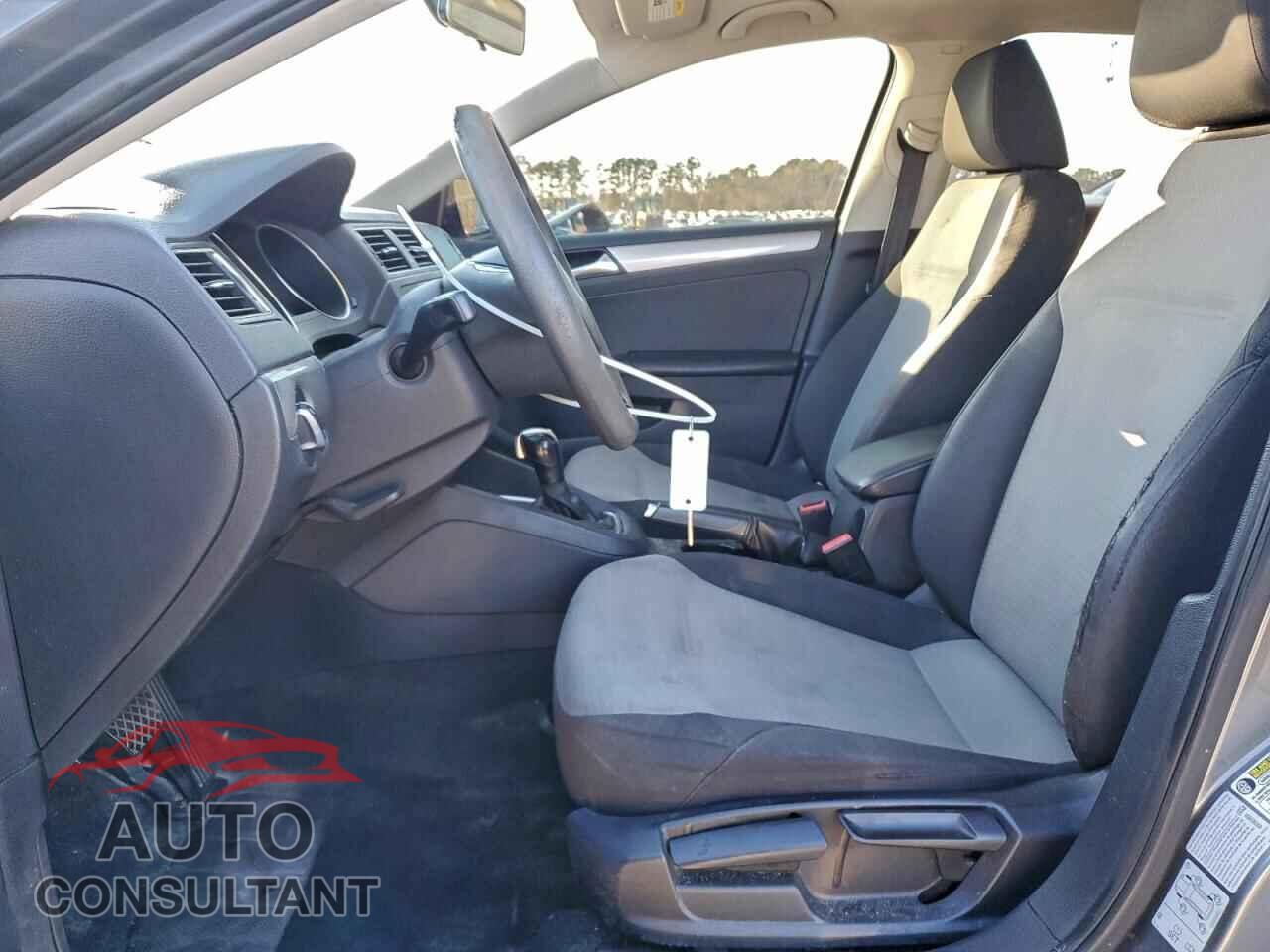 VOLKSWAGEN JETTA 2017 - 3VW2B7AJ6HM228710