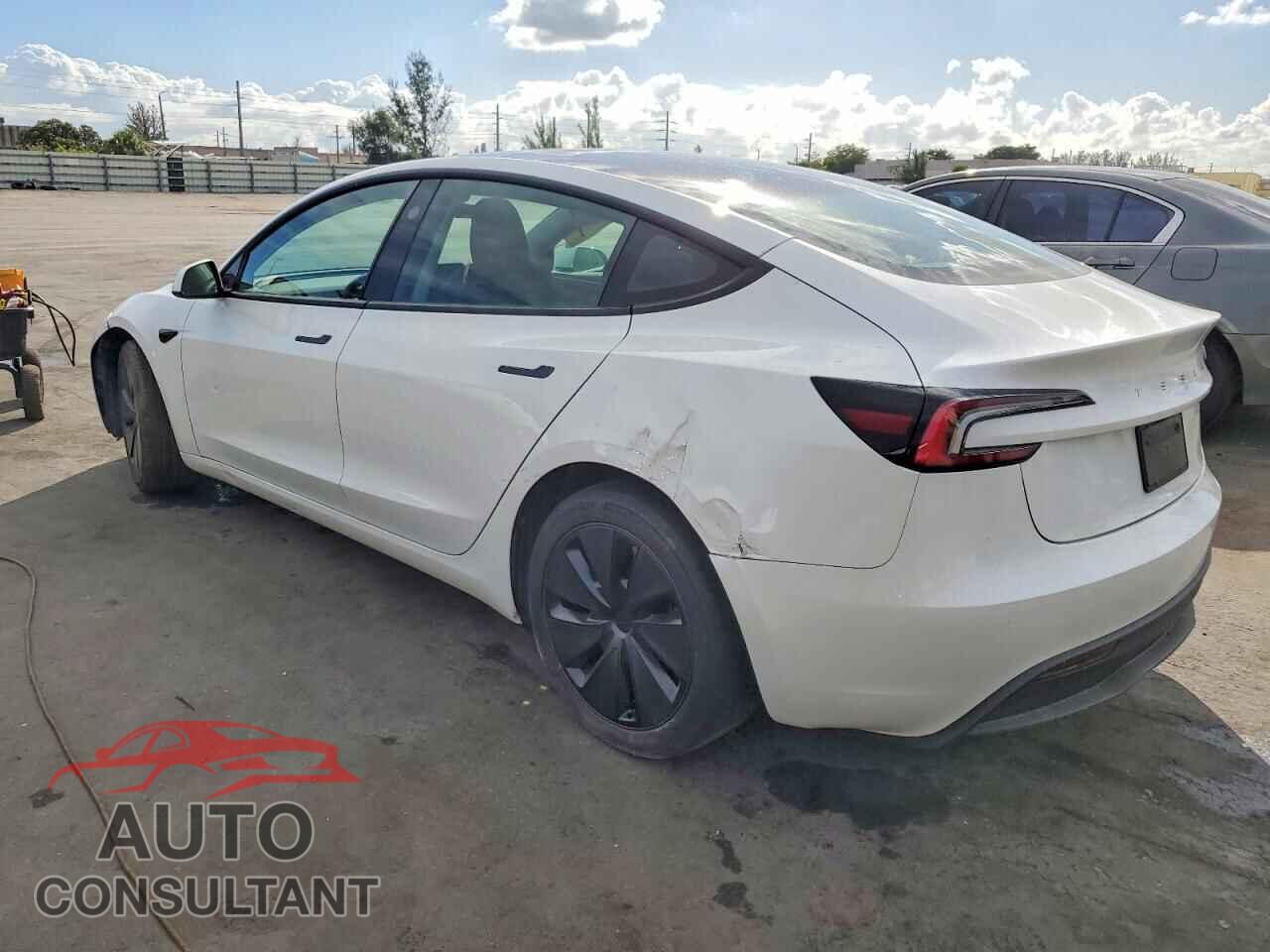 TESLA MODEL 3 2024 - 5YJ3E1EA0RF756481