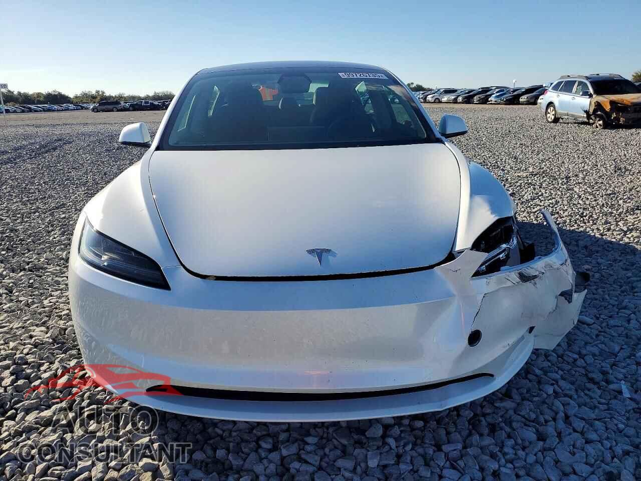TESLA MODEL 3 2025 - 5YJ3E1EA2SF021359