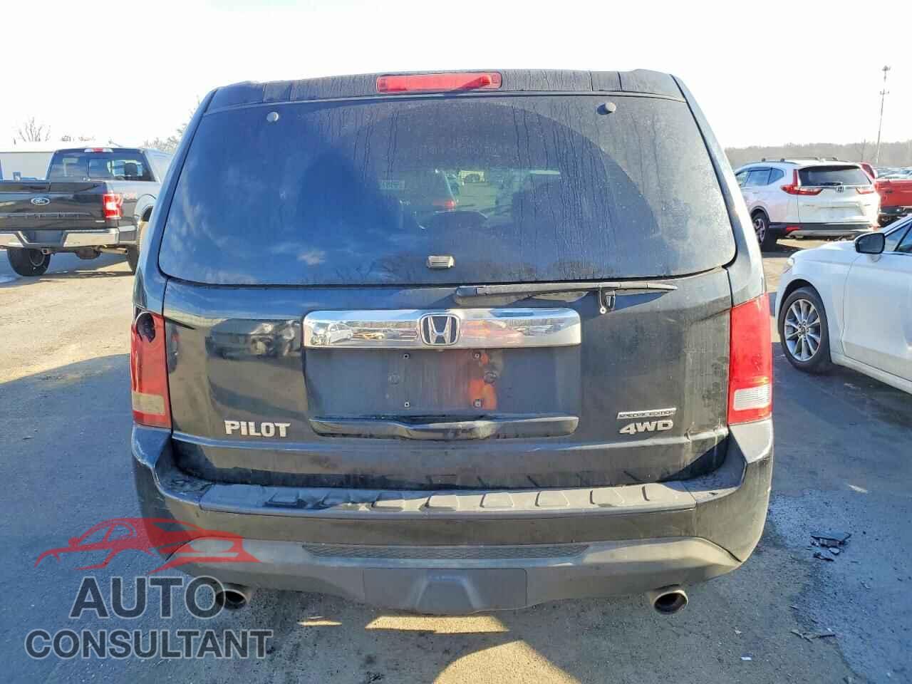 HONDA PILOT 2015 - 5FNYF4H39FB038215