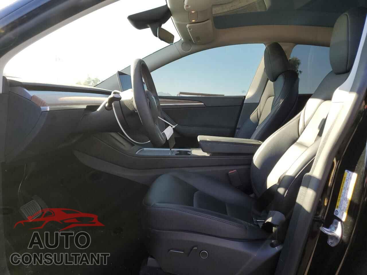 TESLA MODEL Y 2025 - 7SAYGDEE5SF233065