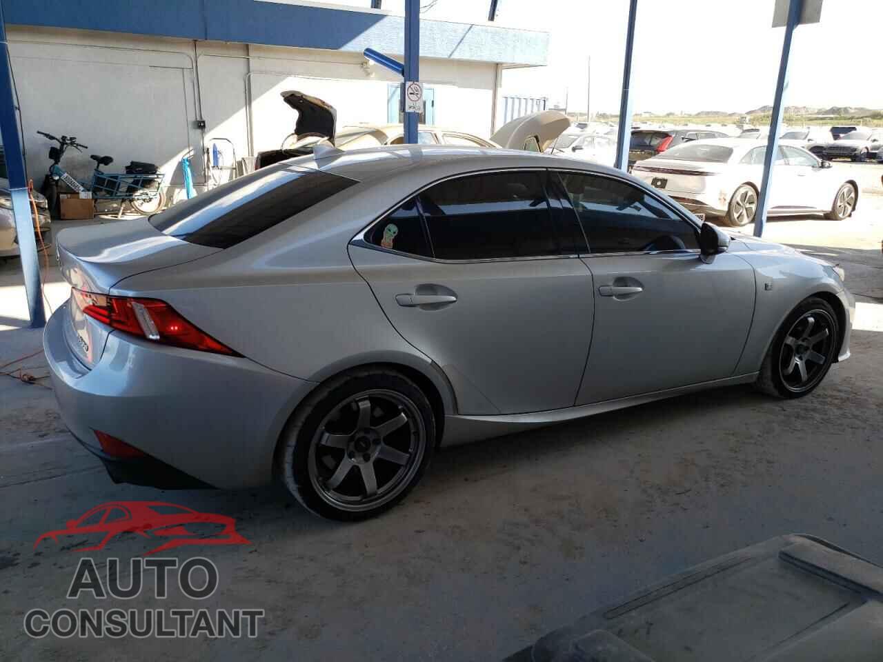 LEXUS IS 2014 - JTHCE1D27E5002028
