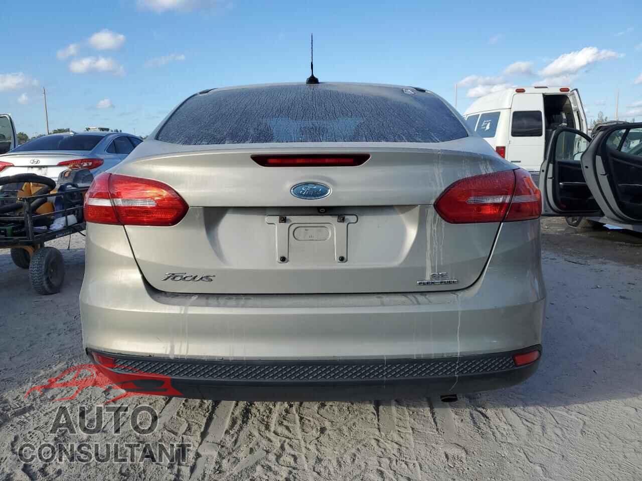 FORD FOCUS 2015 - 1FADP3F21FL239240