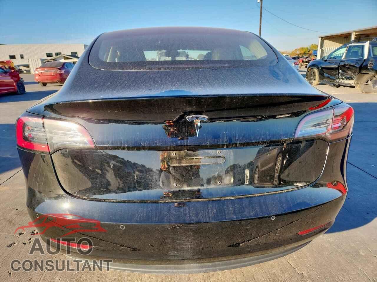 TESLA MODEL 3 2018 - 5YJ3E1EA6JF010105