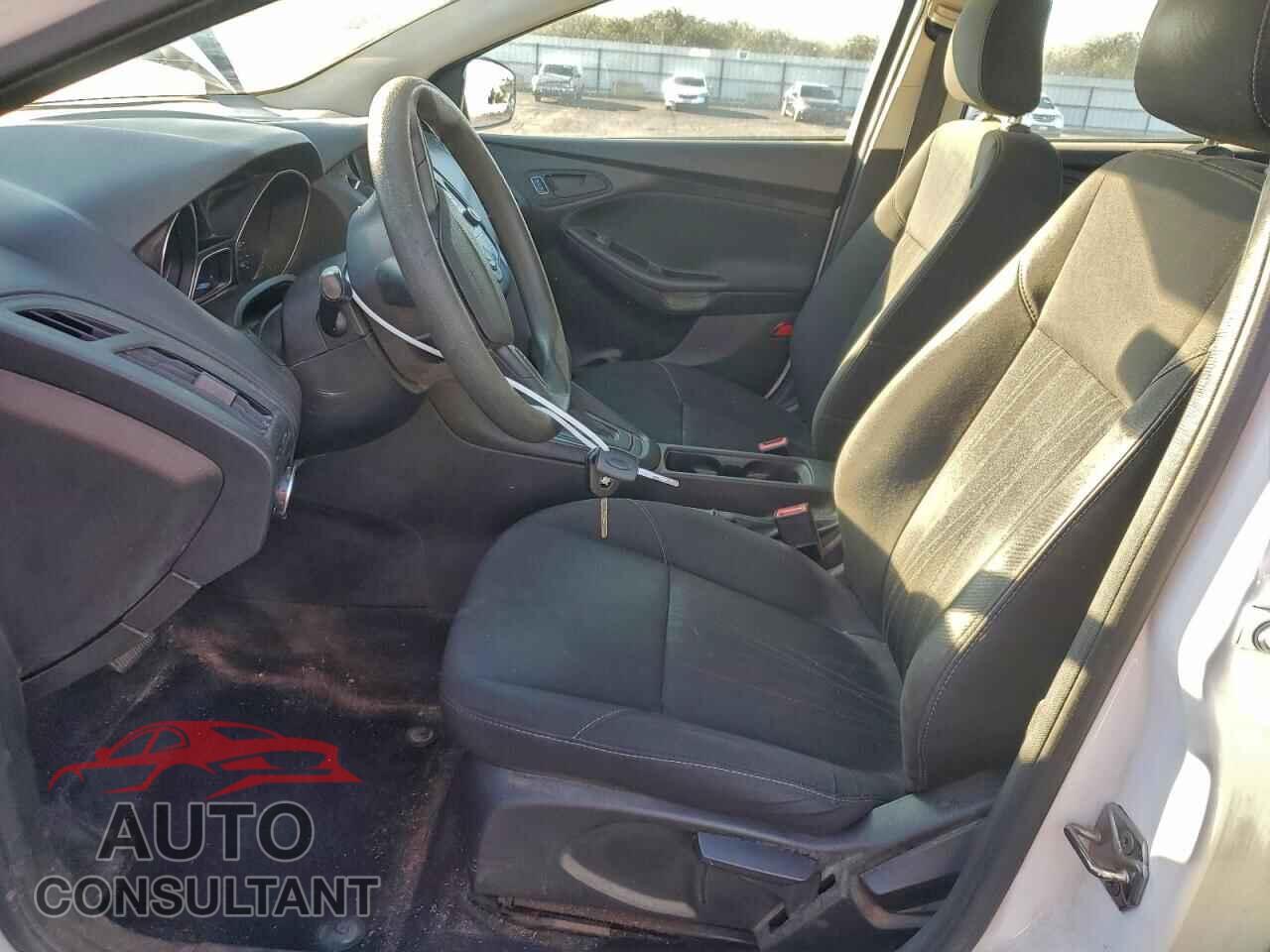 FORD FOCUS 2016 - 1FADP3E28GL363363