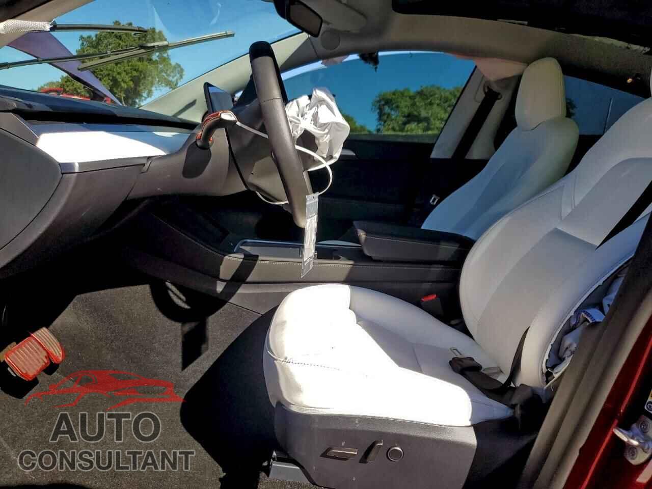 TESLA MODEL Y 2024 - 7SAYGDED3RF040639