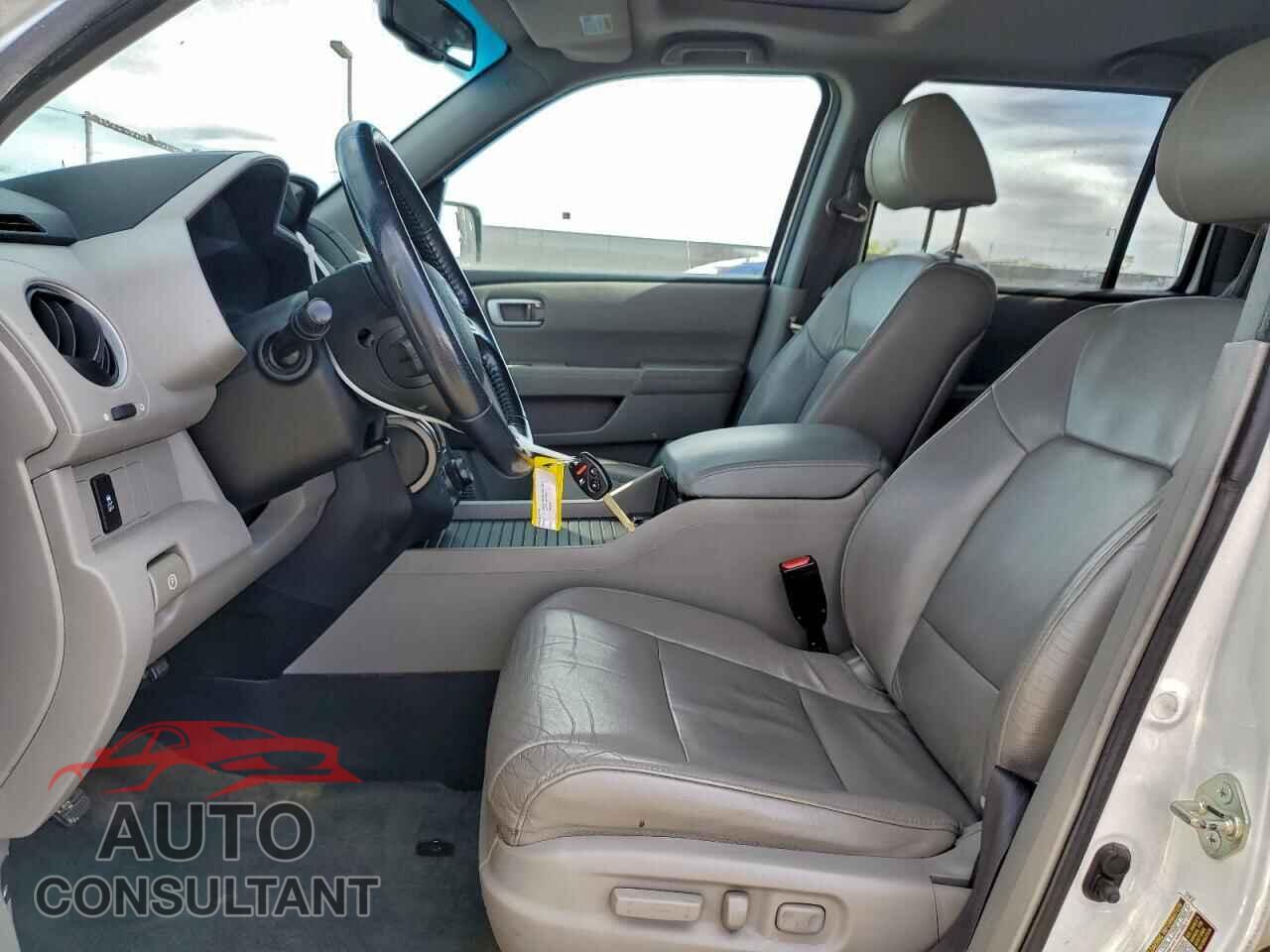 HONDA PILOT 2015 - 5FNYF3H71FB009286