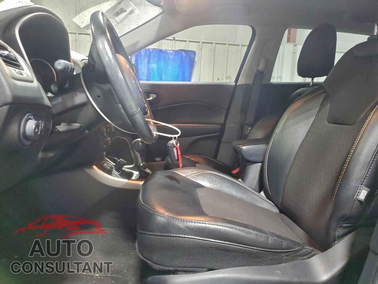 JEEP COMPASS 2020 - 3C4NJDBB9LT131783