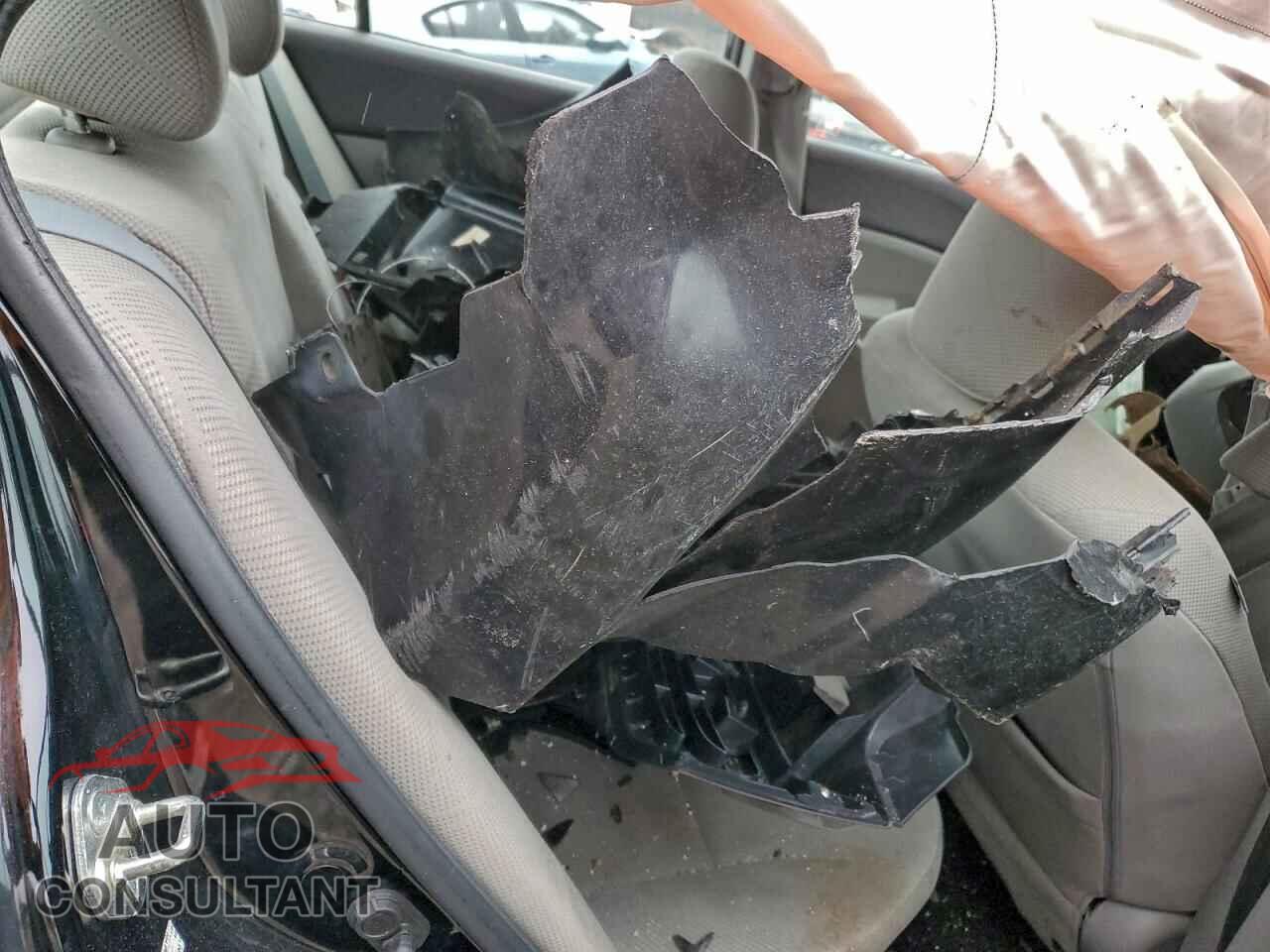 HONDA CIVIC 2012 - 2HGFB2F52CH581084