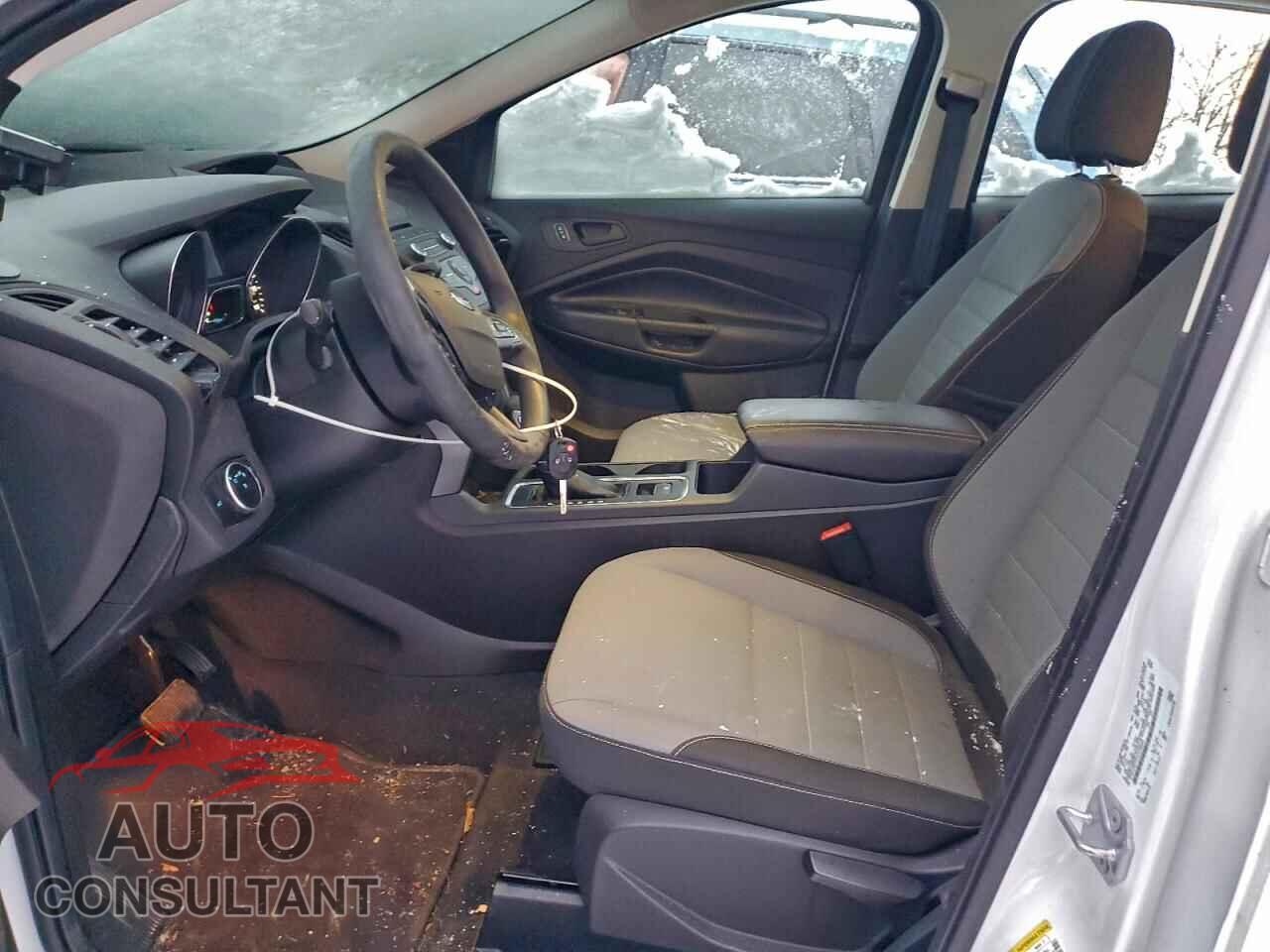 FORD ESCAPE 2017 - 1FMCU0F77HUC36960