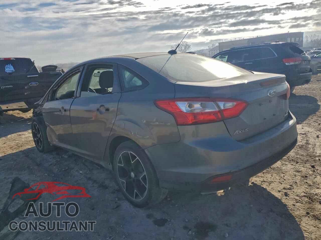 FORD FOCUS 2013 - 1FADP3F27DL112876