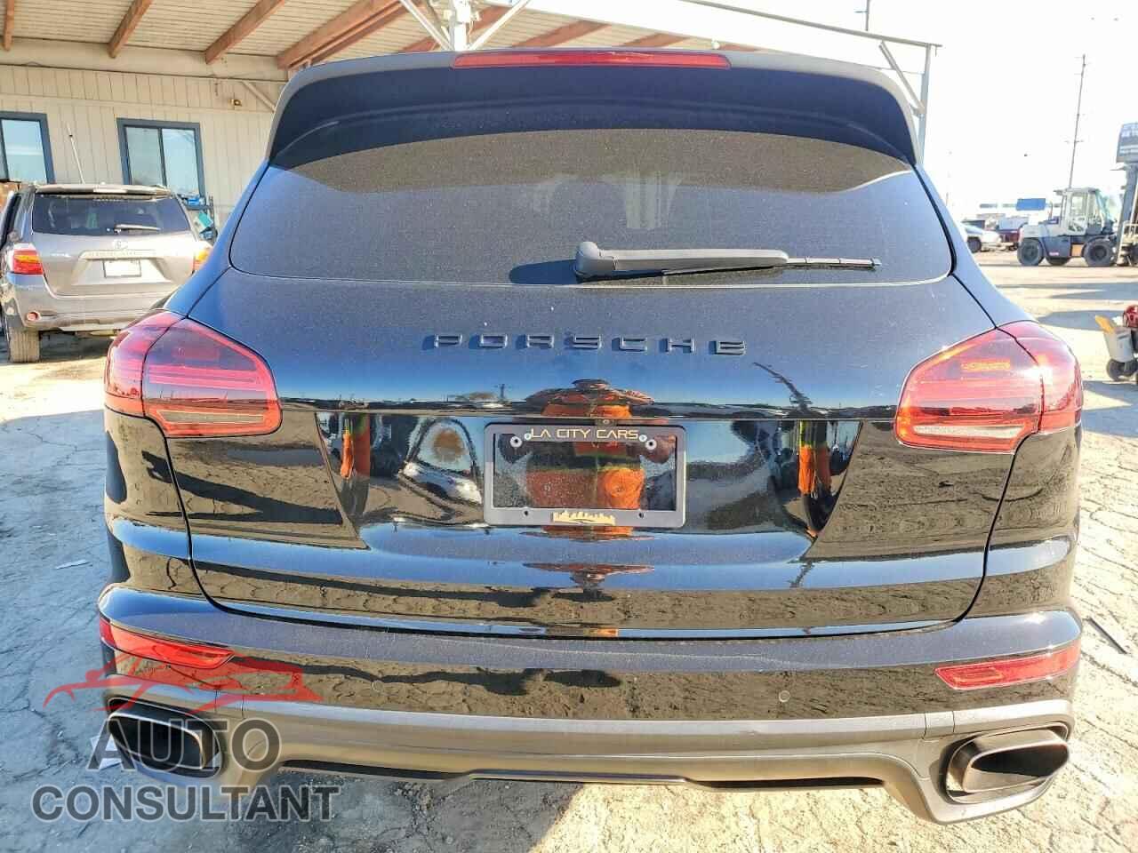 PORSCHE CAYENNE 2017 - WP1AA2A20HKA89371
