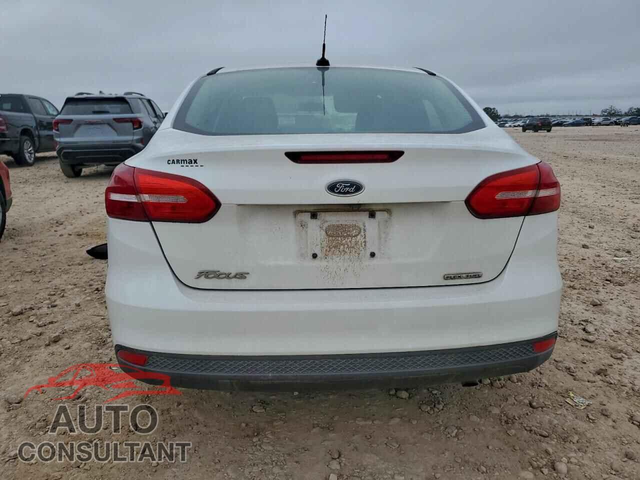 FORD FOCUS 2016 - 1FADP3E20GL239247