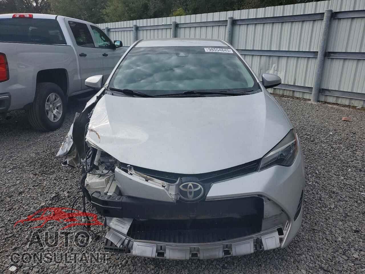 TOYOTA COROLLA 2018 - 5YFBURHE2JP770175