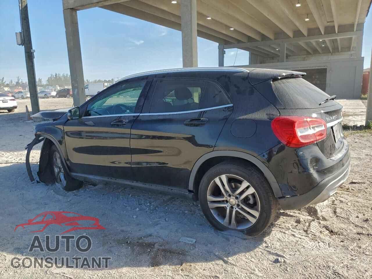 MERCEDES-BENZ GLA-CLASS 2015 - WDCTG4EB5FJ100988