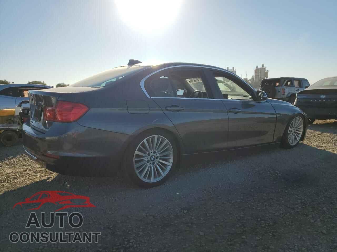 BMW 3 SERIES 2013 - WBA3C1C51DF437409