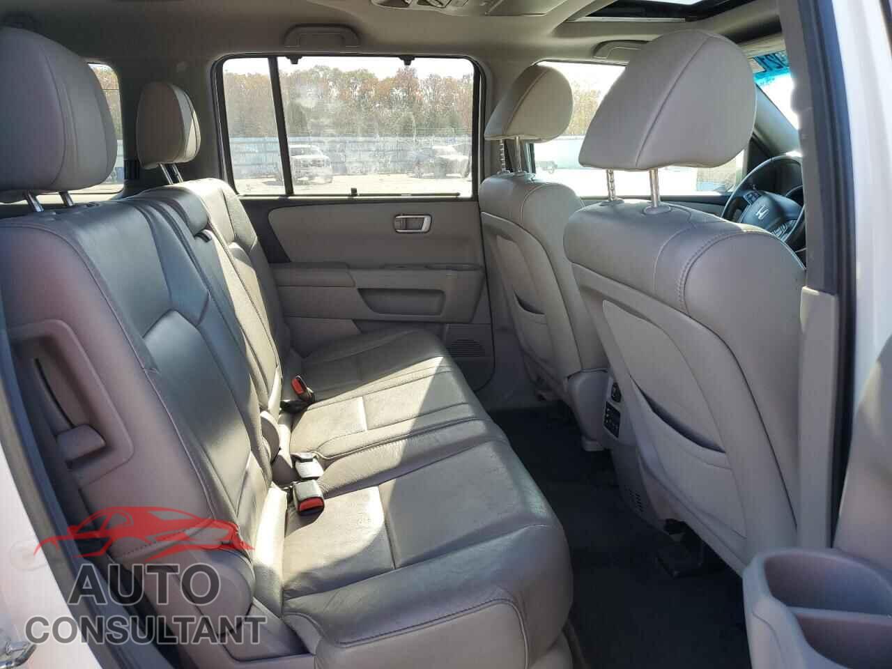 HONDA PILOT 2012 - 5FNYF3H97CB009175